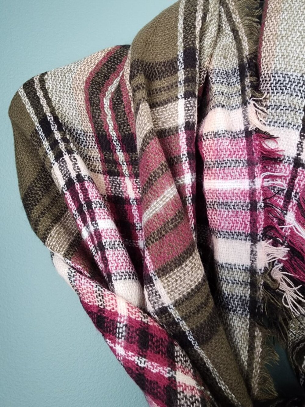 Large 100% Acrylic Plaid Pink & Green Scarf - Picture 3 of 6